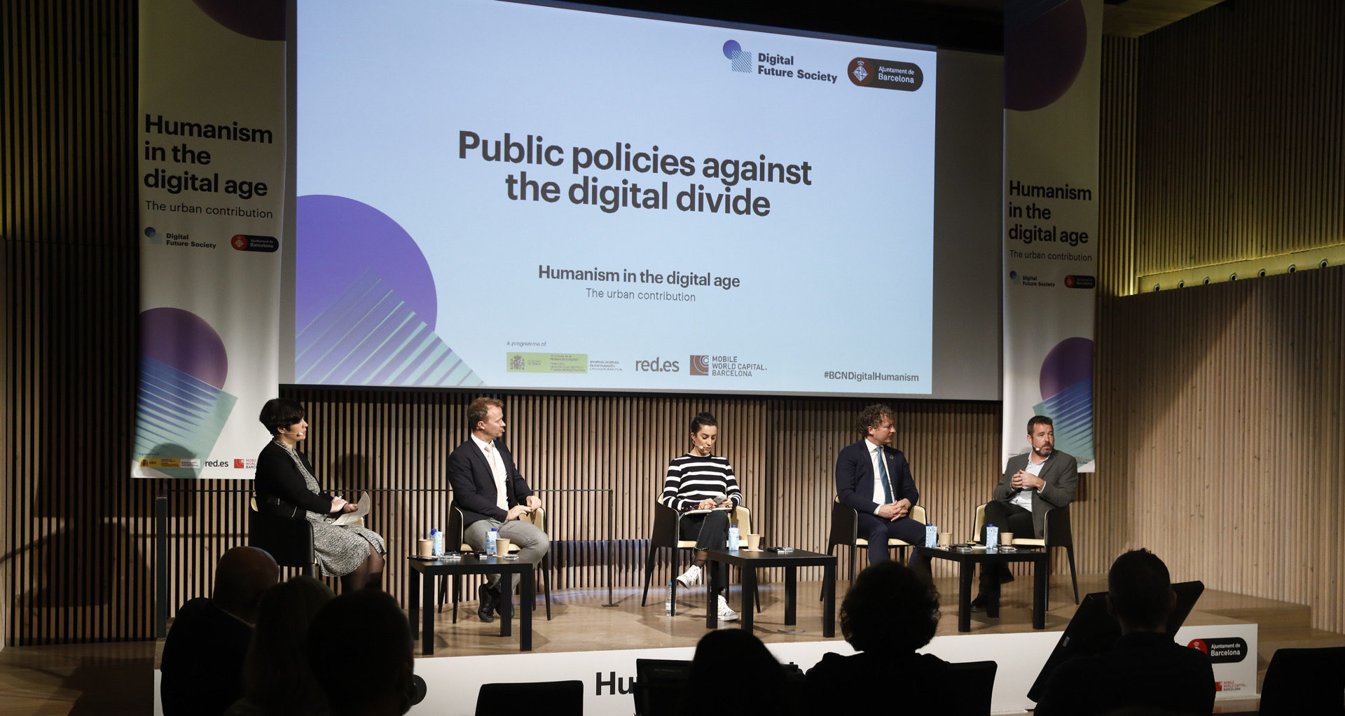 Expertos del humanismo tecnológico piden, en Barcelona, un paso al frente para abordar los retos de la transformación digital