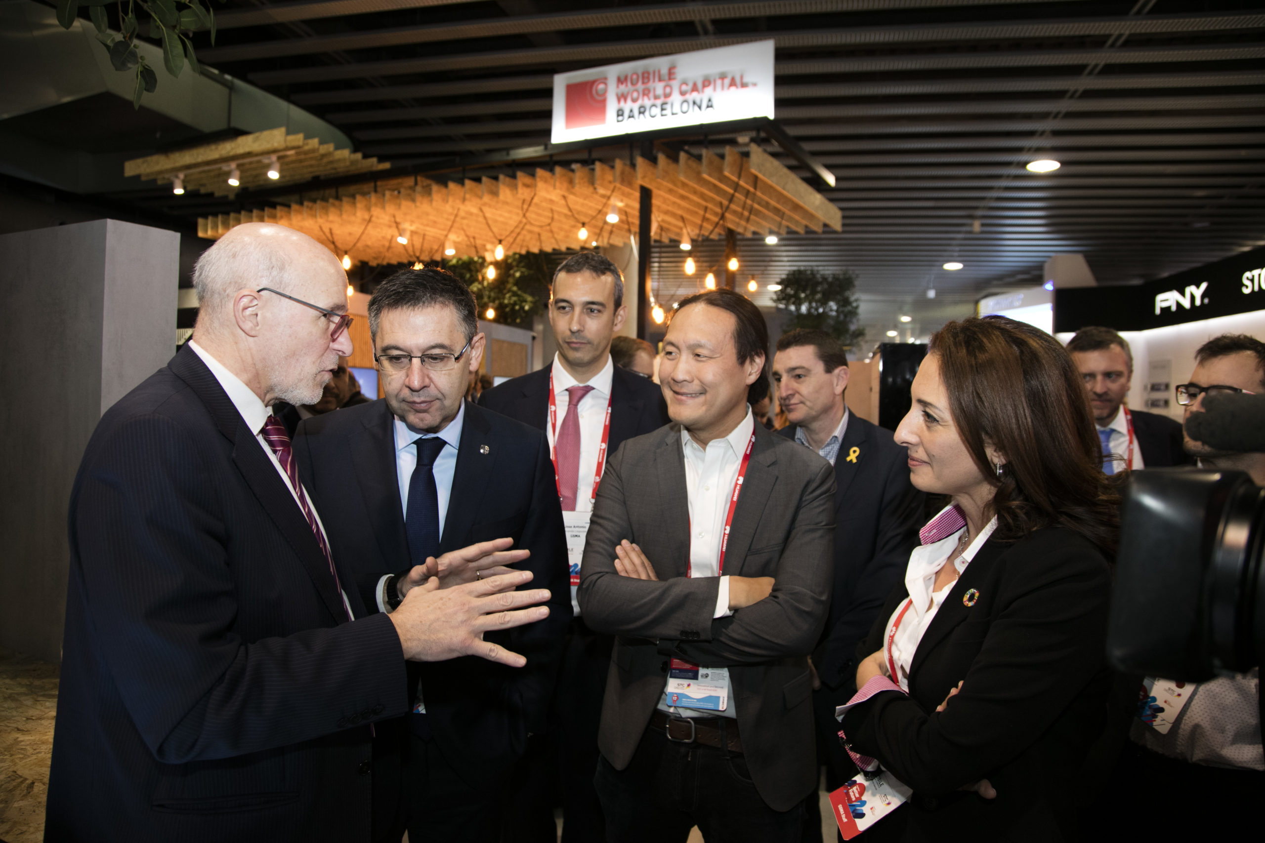 Futbol Club Barcelona shows its support for 5GBarcelona with the visit of Josep Maria Bartomeu to Mobile World Capital Barcelona